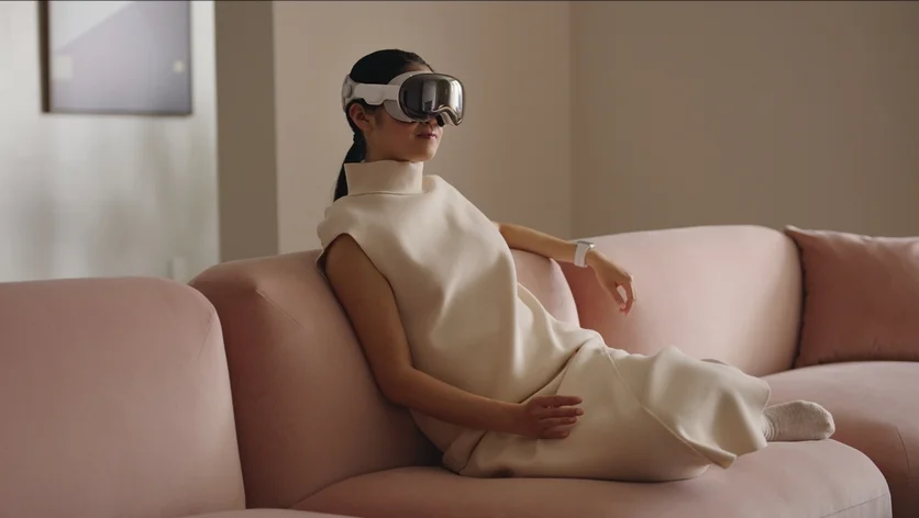 Apple представила розумні келихи допоміжної Virtual Reality Vision Pro