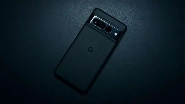 Дизайн Google Pixel 7A був показаний на нових інсайдерських фотографіях
