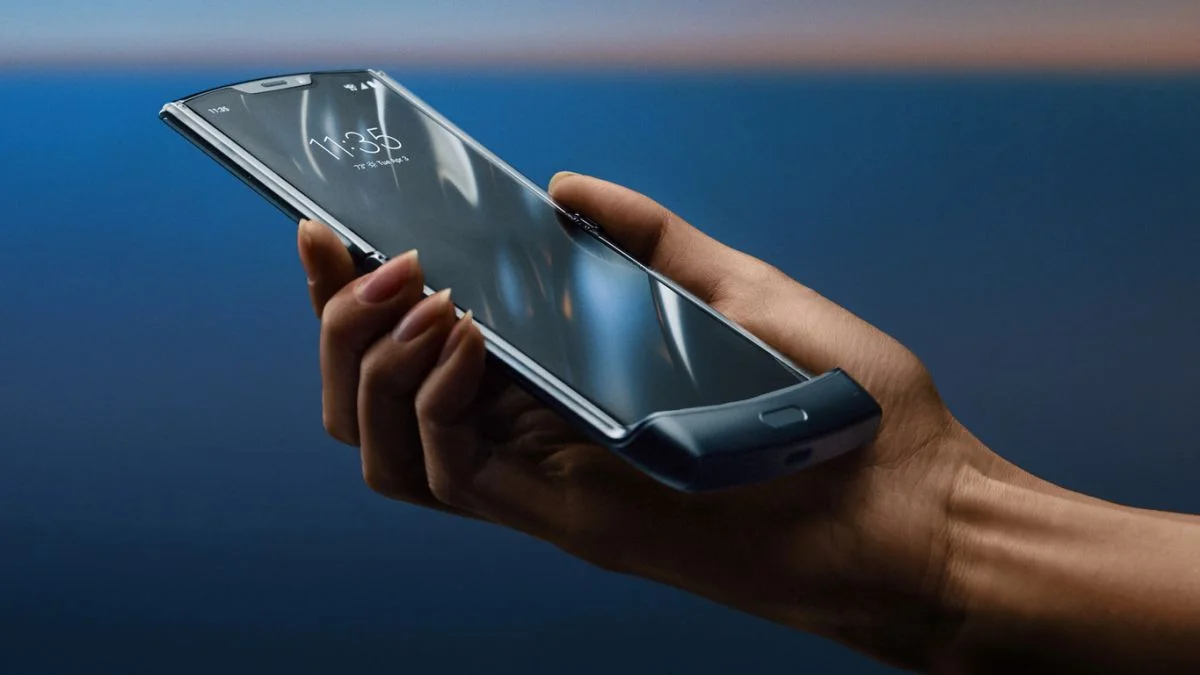 Нове застереження Motorola Razr отримає оброблену структуру