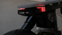 Футуристичний електричний велосипед BMW CE 02 надійшов у продаж